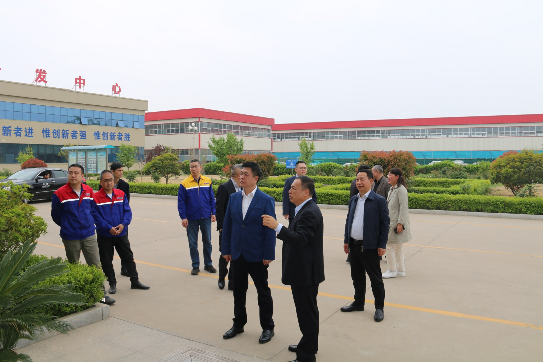 青島市政協(xié)副主席、市工商聯(lián)主席崔作一行蒞臨銳智股份調(diào)研考察